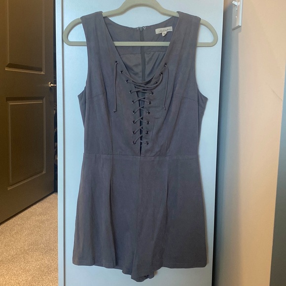ILLA ILLA Grey Lace Up V-Neck Romper - Picture 1 of 5